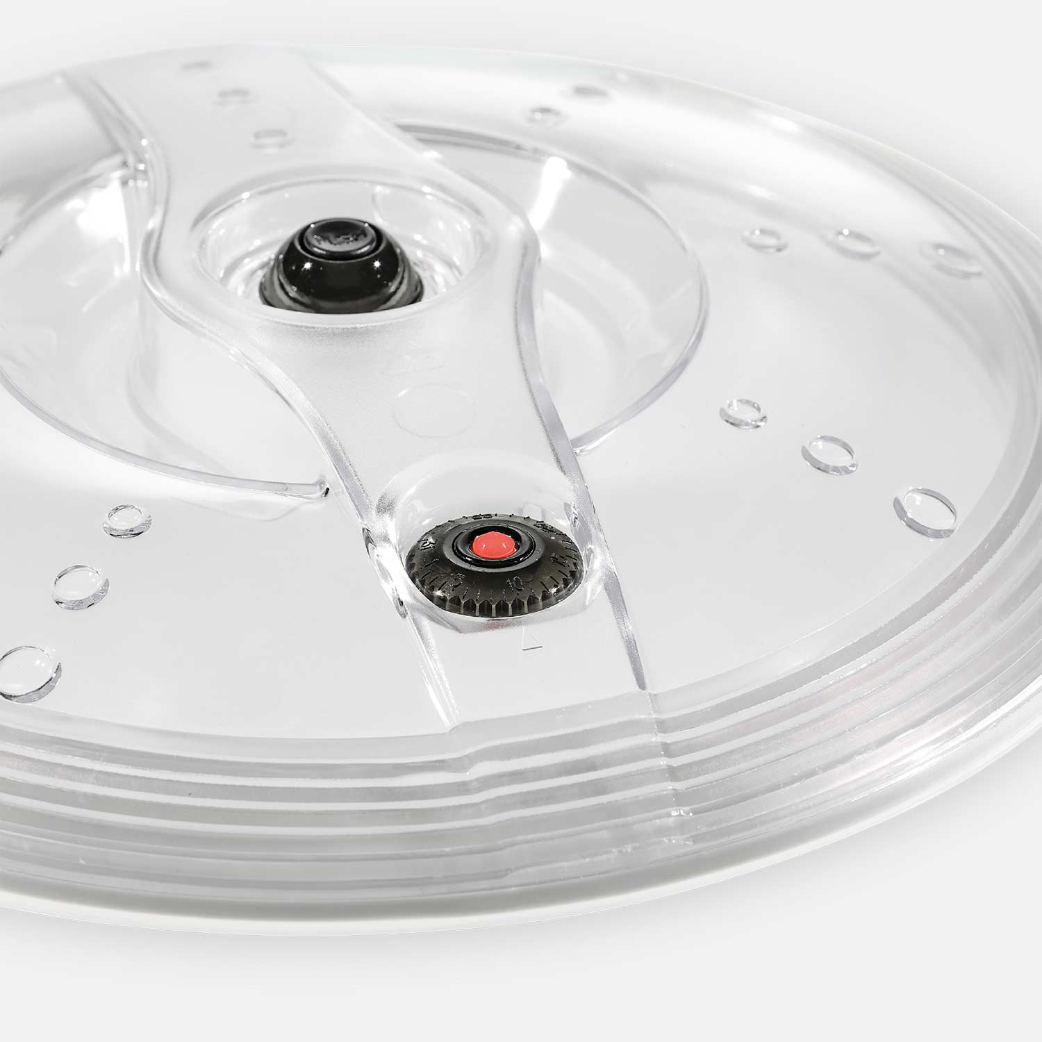 Detail of transparent vacuum lid with valve
